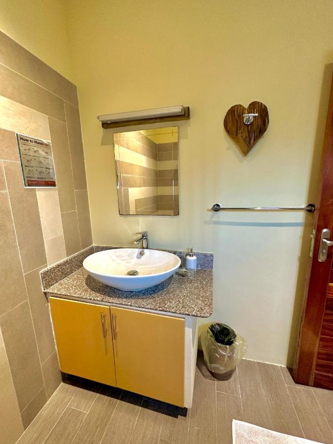 Seaside Self Catering Lägenhet Anse Royale Exteriör bild